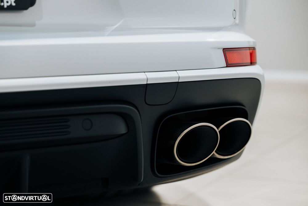 Porsche Panamera 4 E-Hybrid - 25
