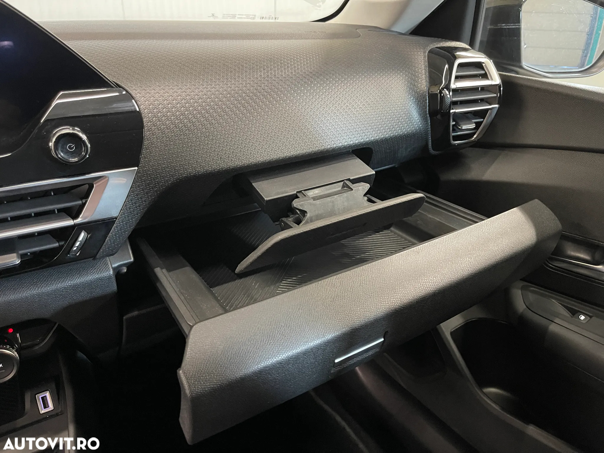 Citroën C4 BlueHDi 110 Stop&Start FEEL PACK - 32