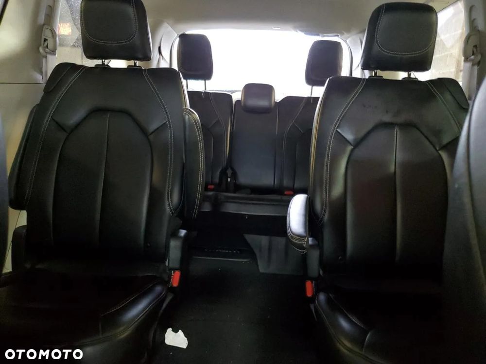 Chrysler Pacifica - 9