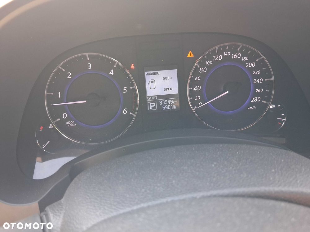 Infiniti Q70 - 5