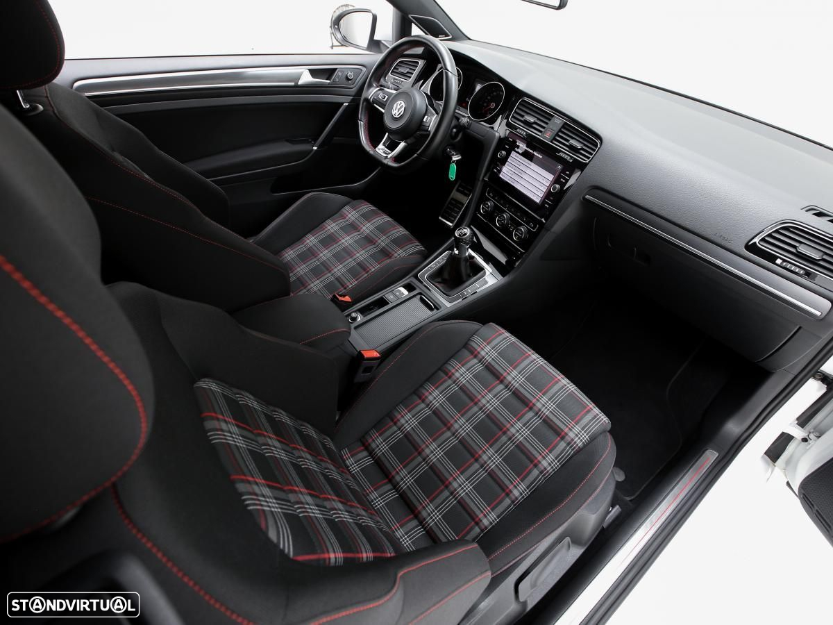 VW Golf 2.0 TSi GTi Performance - 11