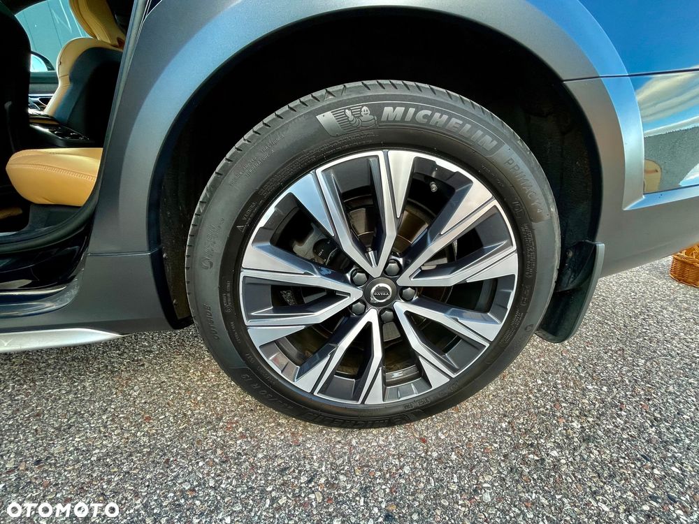 Volvo V90 B5 D AWD Ultimate Dark - 32