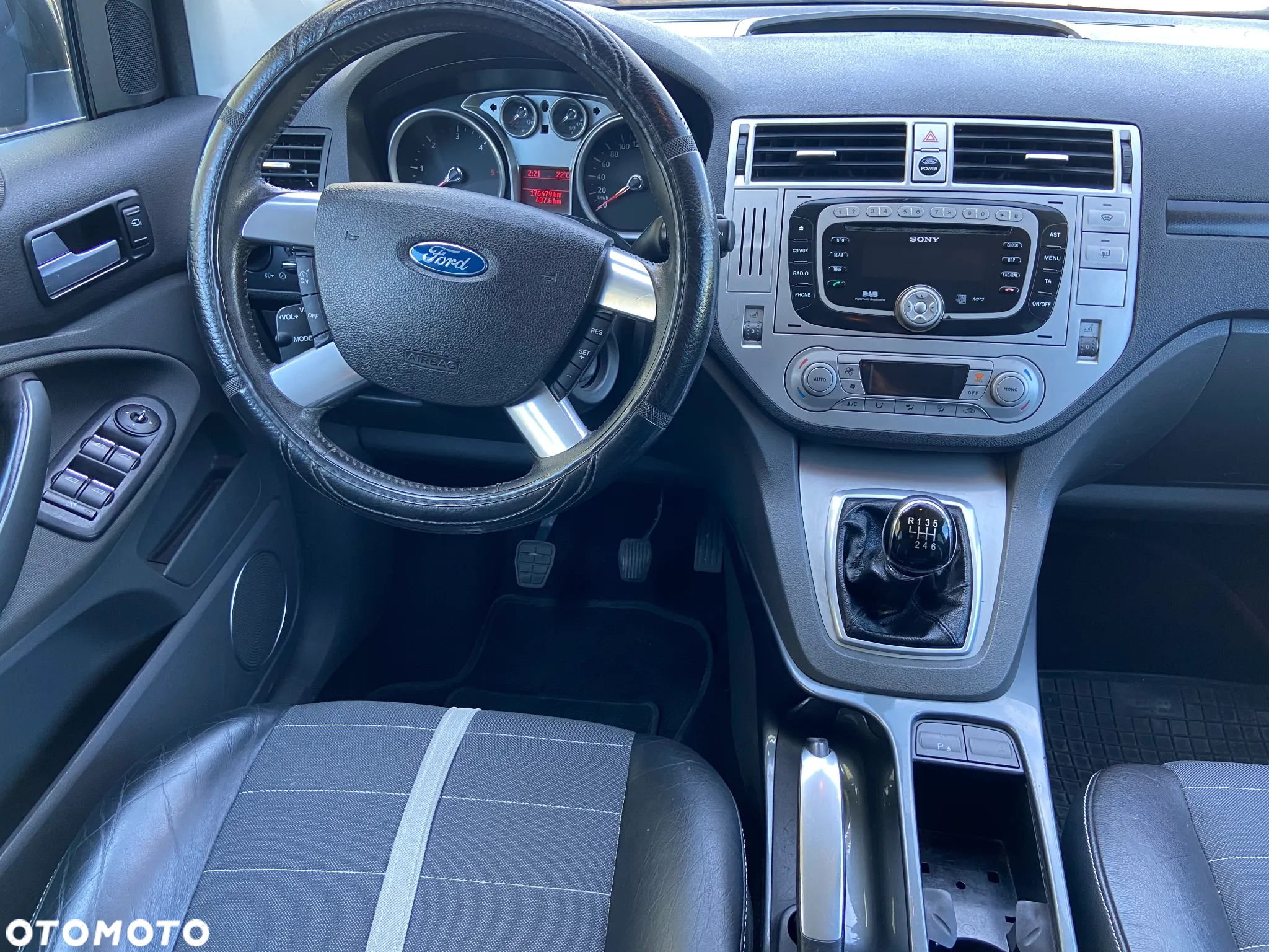 Ford Kuga 2.0 TDCi 4x4 Titanium - 30