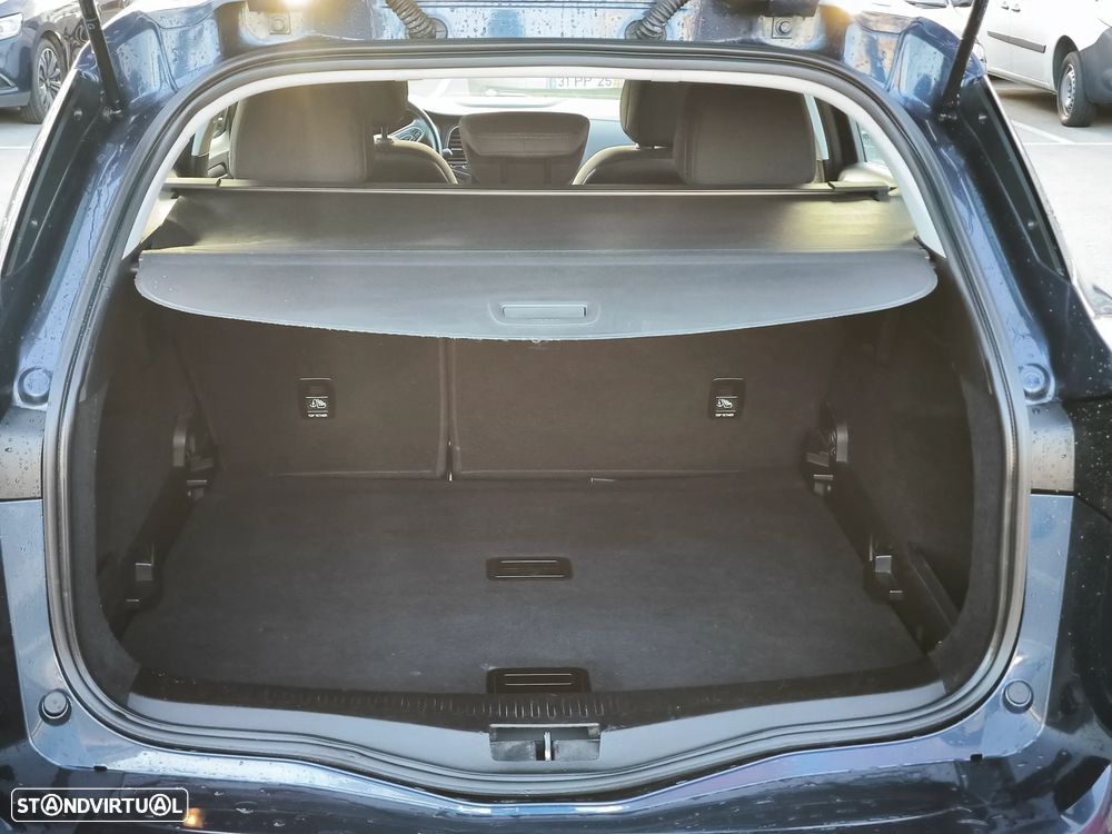 Renault Mégane Sport Tourer ENERGY TCe 130 INTENS - 11