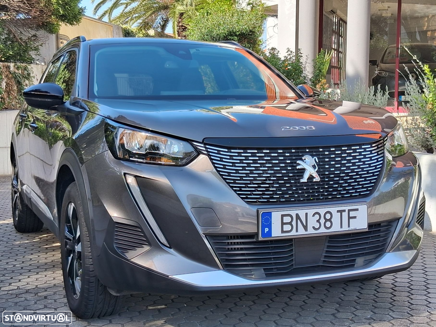 Peugeot 2008 1.2 PureTech Allure EAT8 - 9