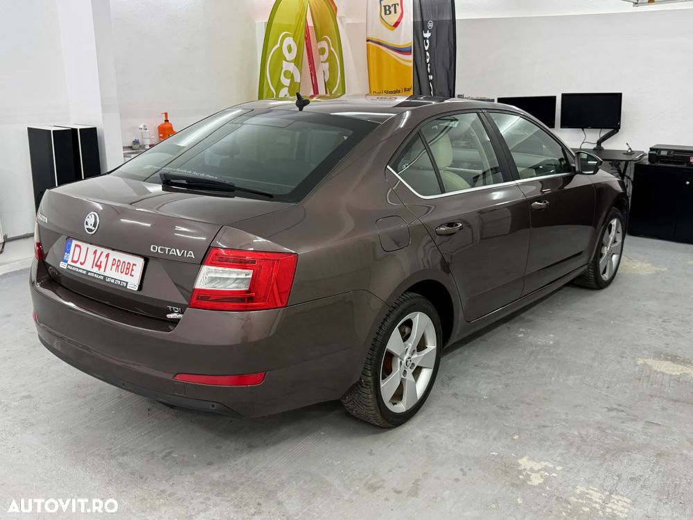 Skoda Octavia 1.6 TDI ELEGANCE DSG - 2