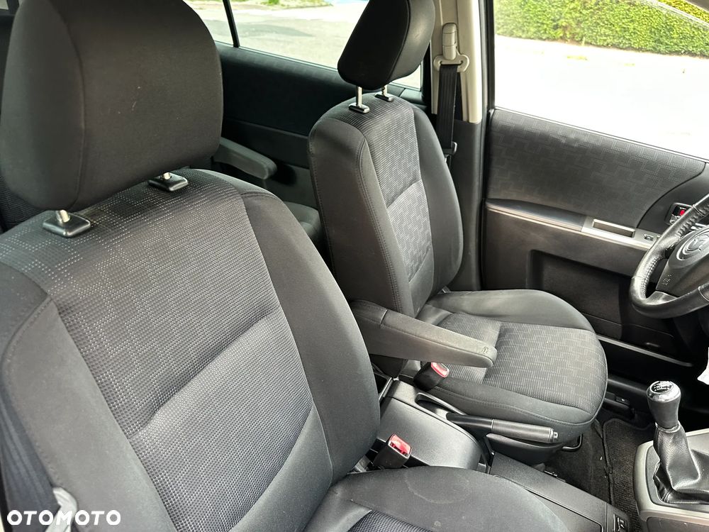 Mazda 5 2.0 Active - 15