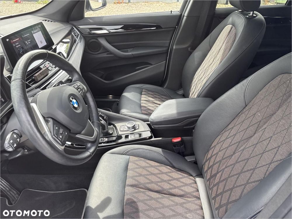 BMW X1 sDrive18d xLine - 11