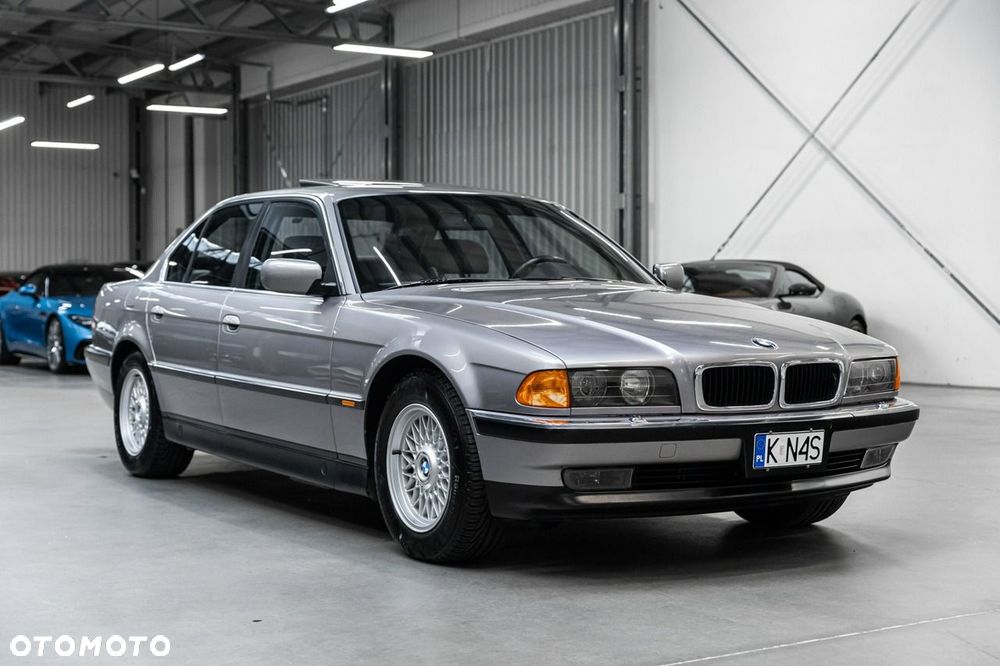 BMW Seria 7 740i V8 - 6