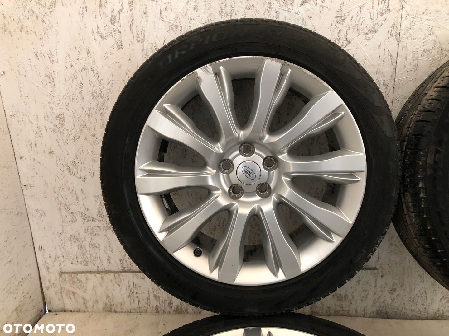 RANGE ROVER KOŁA ALUFELGI 275/45 R21 PIRELLI - 2