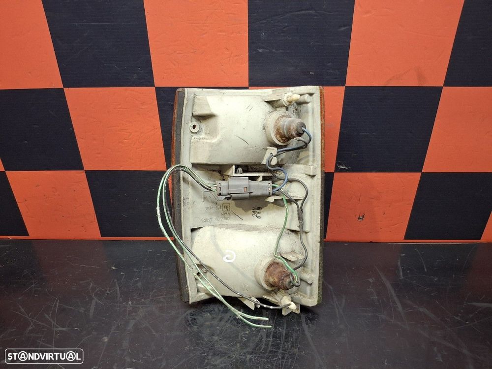 Farolim De Pisca Frente Direito Isuzu Elf Caixa (Nhr6_, Nkr6_, Nkr7_, - 2