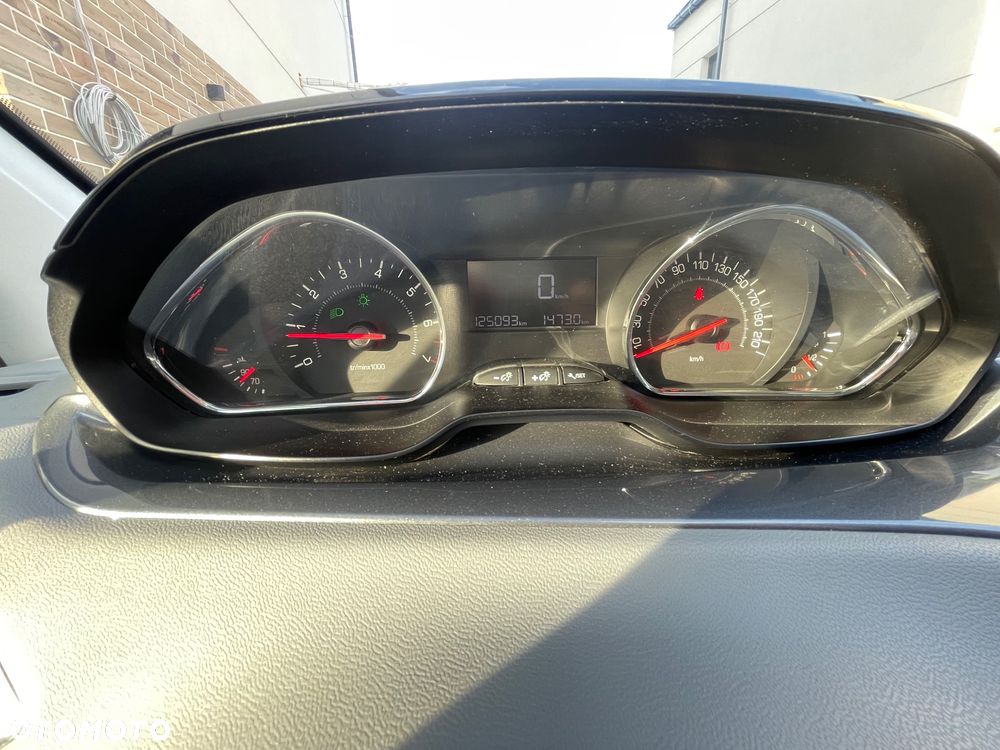 Peugeot 208 1.2 VTi Active - 4