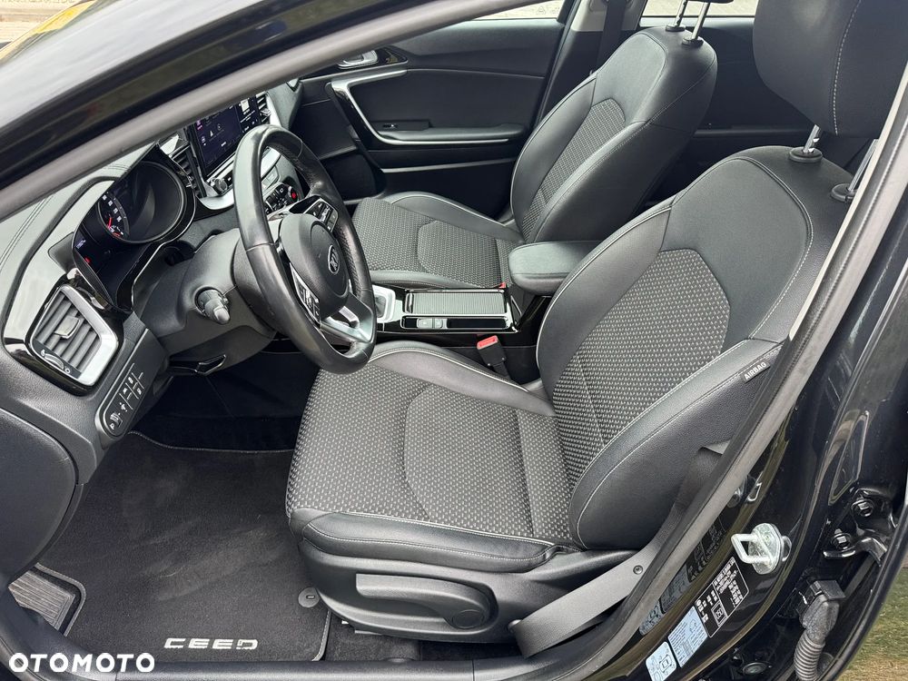 Kia Ceed 1.6 CRDi Eco-Dynamics+ (48V Mild-Hybrid) DCT7 Vision - 13