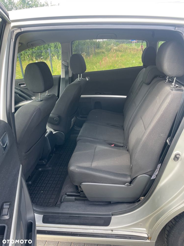 Toyota Corolla Verso - 14