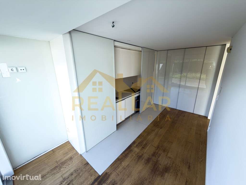 Moradia T4 Geminada com Piscina, Póvoa de Varzim - Grande imagem: 2/26