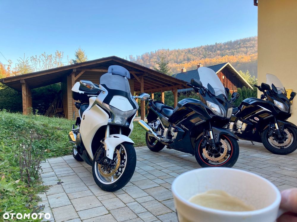 Honda VFR - 4