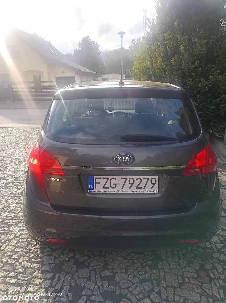 Kia Venga - 11