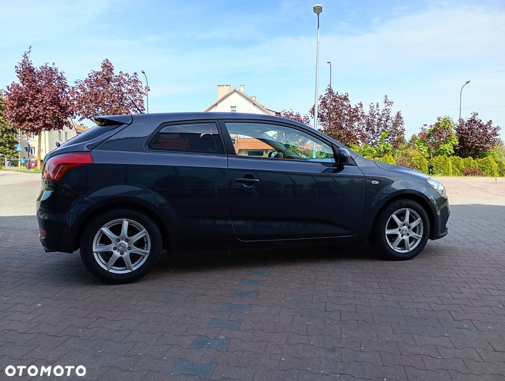 Kia ProCeed - 18