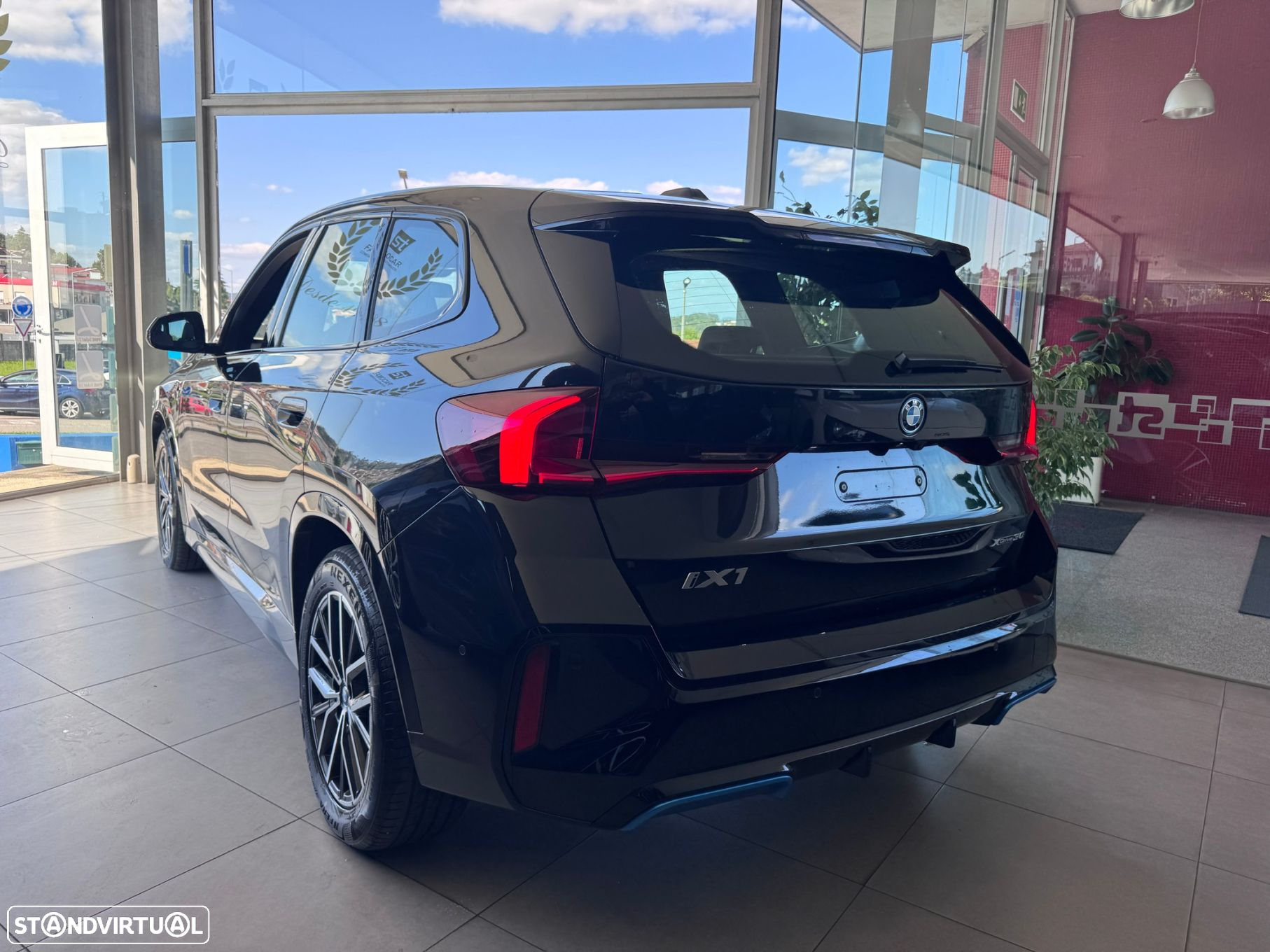 BMW iX1 xDrive30 Pack Desportivo M - 13