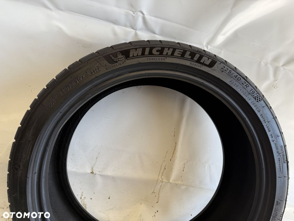 225/40/19 Michelin Pilot Sport 4 S 93Y DEMO (677) - 4