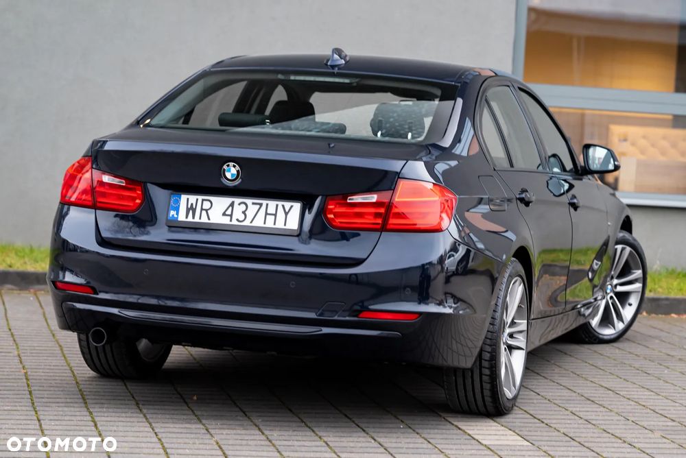 BMW Seria 3 320d DPF Edition Sport - 21