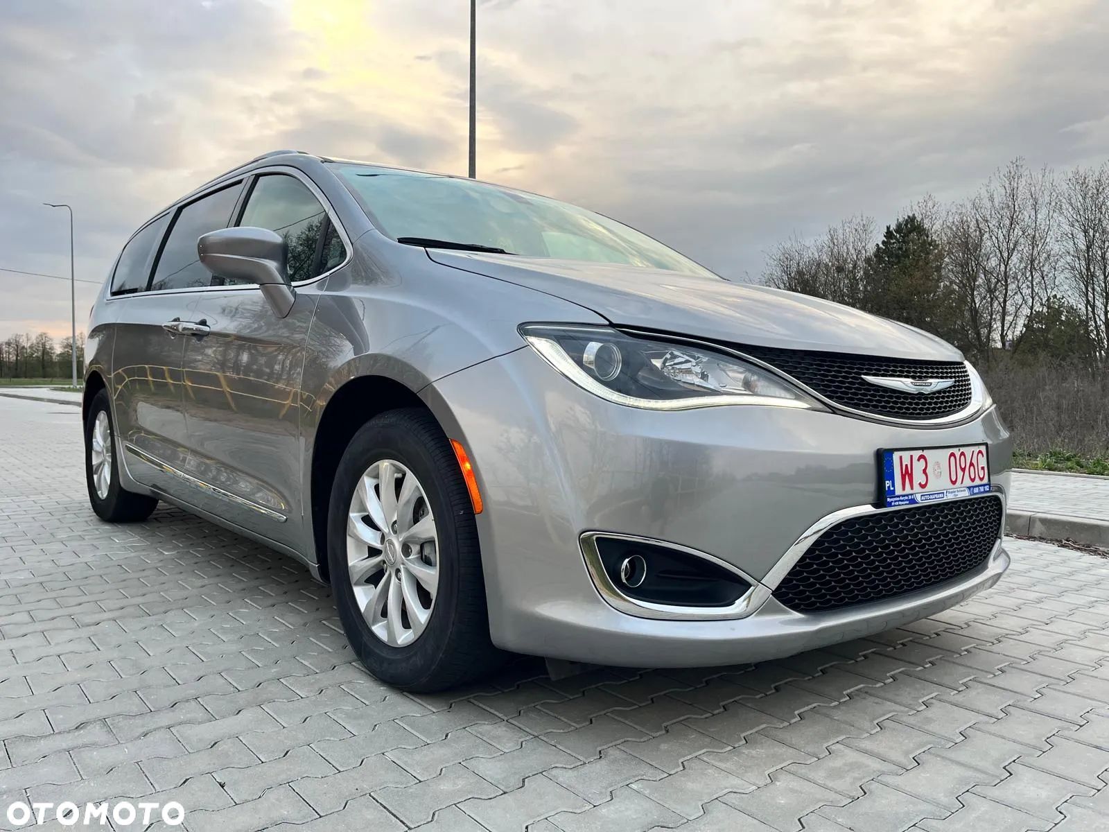 Chrysler Pacifica - 1