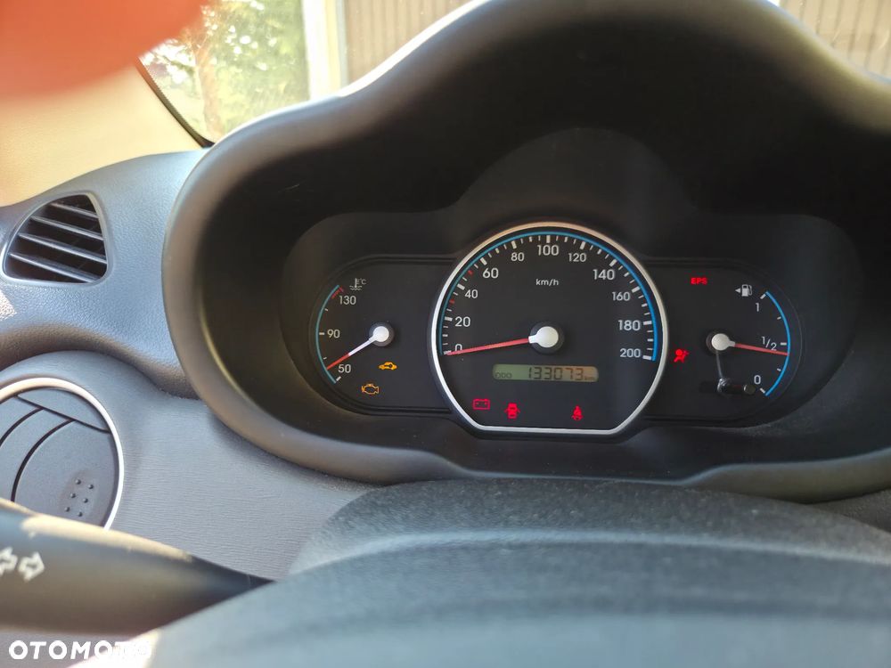 Hyundai i10 1.1 - 12