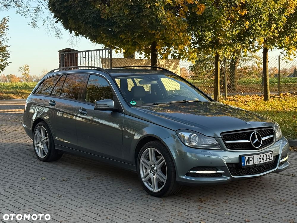 Mercedes-Benz C-Class 2011 photo 4
