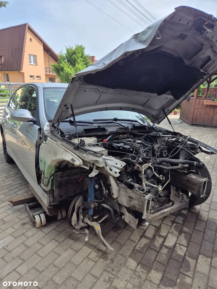 BMW Seria 3 318d - 9
