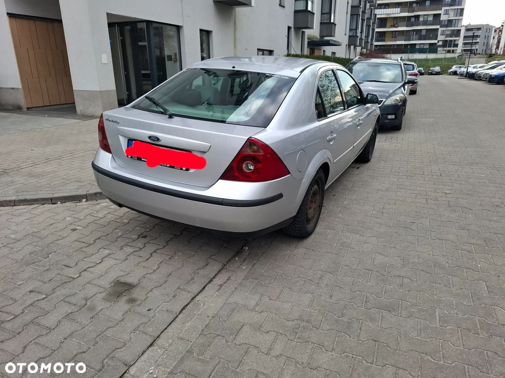 Ford Mondeo 2.5 V6 Ghia - 9