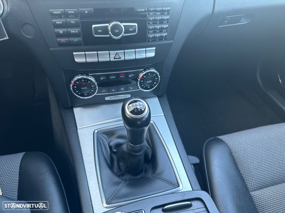 Mercedes-Benz C 220 CDI Avantgarde Edition - 23