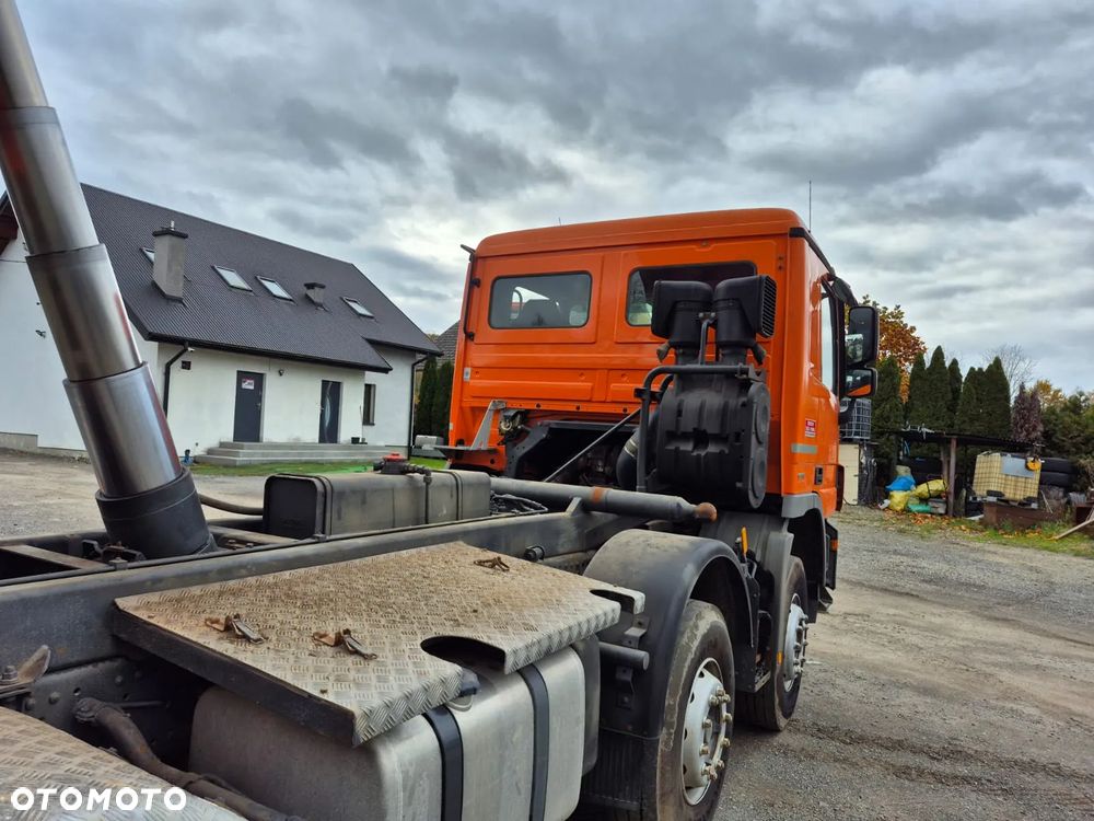 Mercedes-Benz Actros - 17