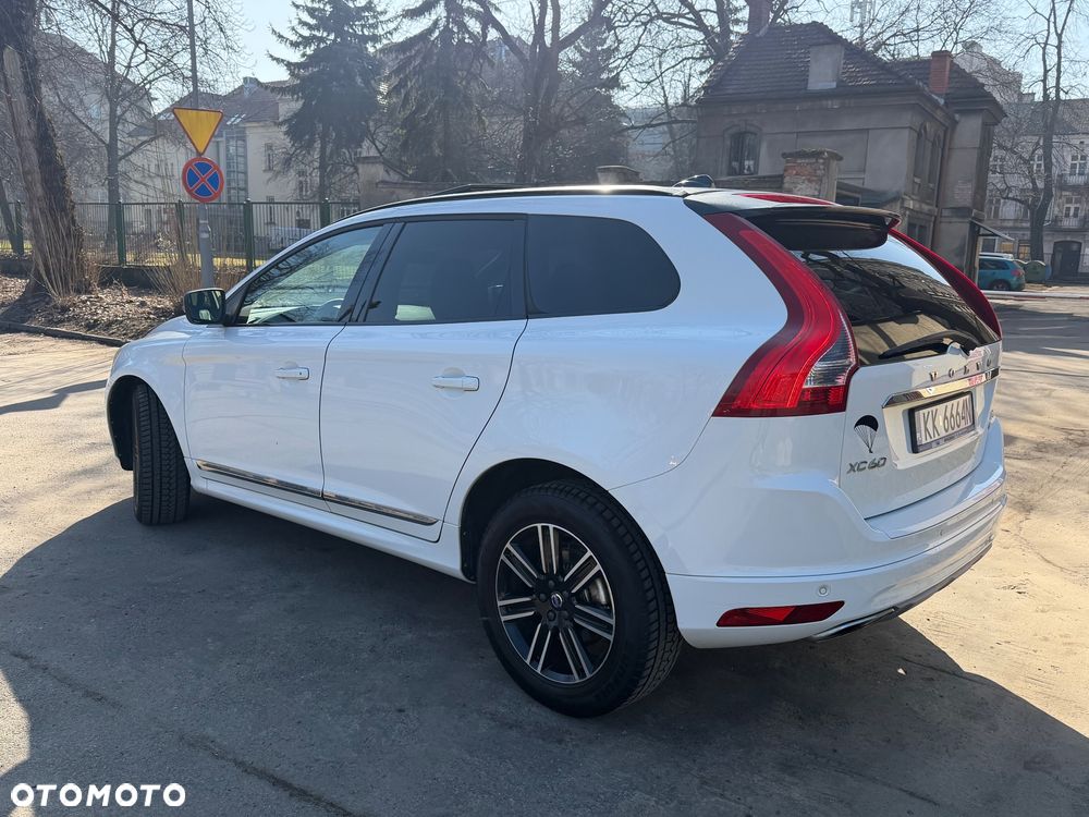Volvo XC 60 D4 AWD Momentum - 4