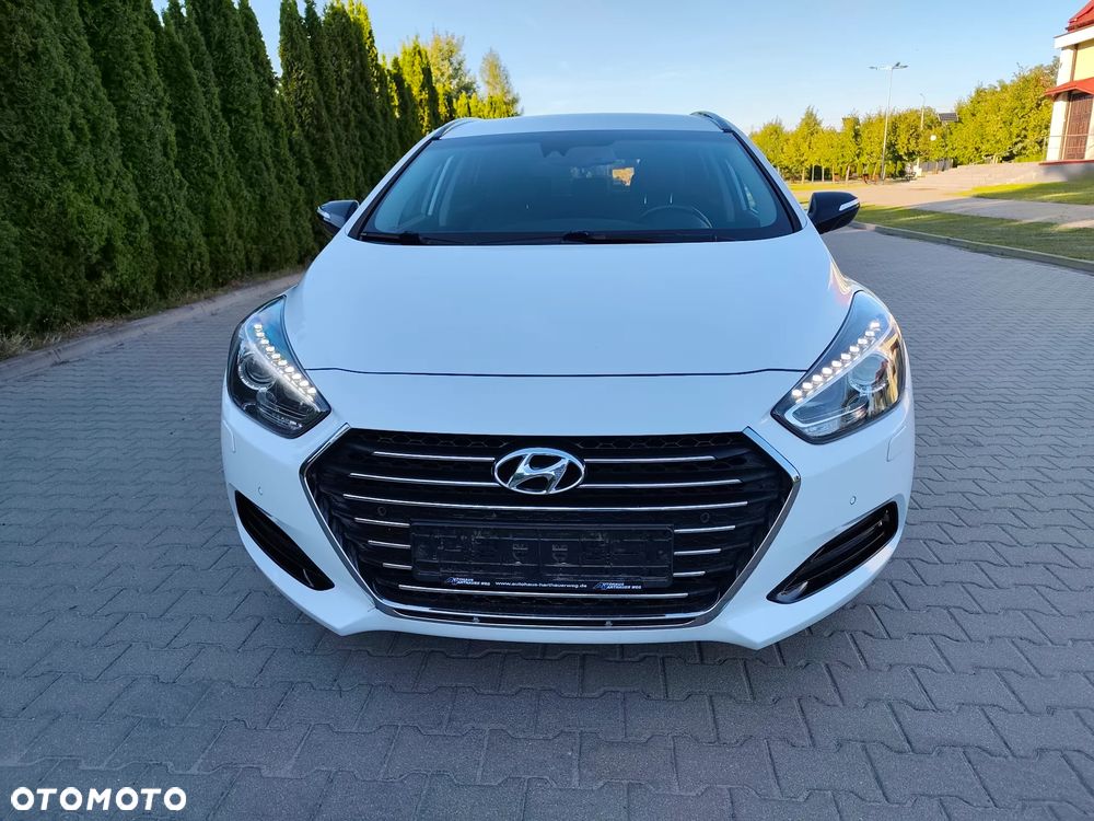 Hyundai i40 Kombi 1.7 CRDi DCT Premium - 2