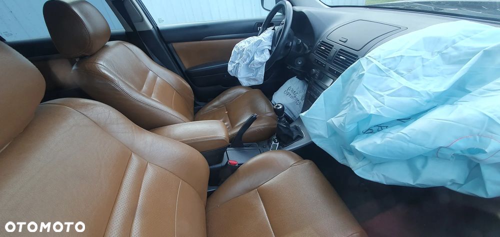 Toyota Avensis 2.0 D-4D Sol - 6