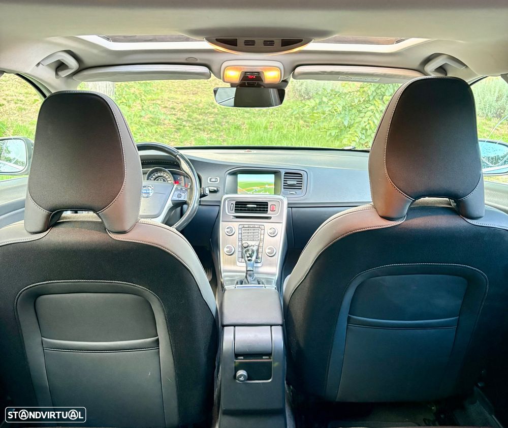Volvo V60 2.0 D4 Momentum Geartronic - 9