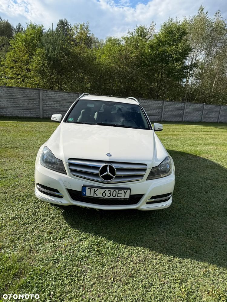 Mercedes-Benz Klasa C 180 CGI BlueEff Avantgarde - 3