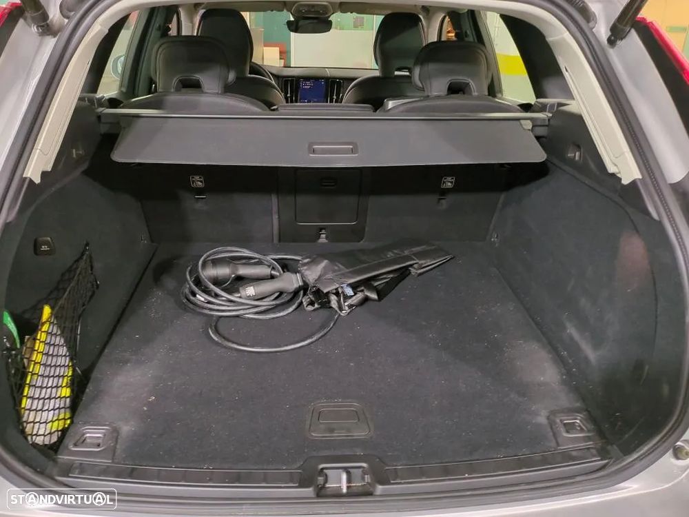 Volvo XC 60 2.0 T6 PHEV Core AWD - 11