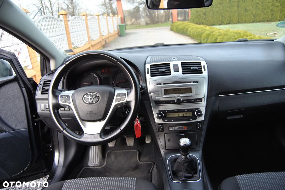 Toyota Avensis 1.6 Sol - 4