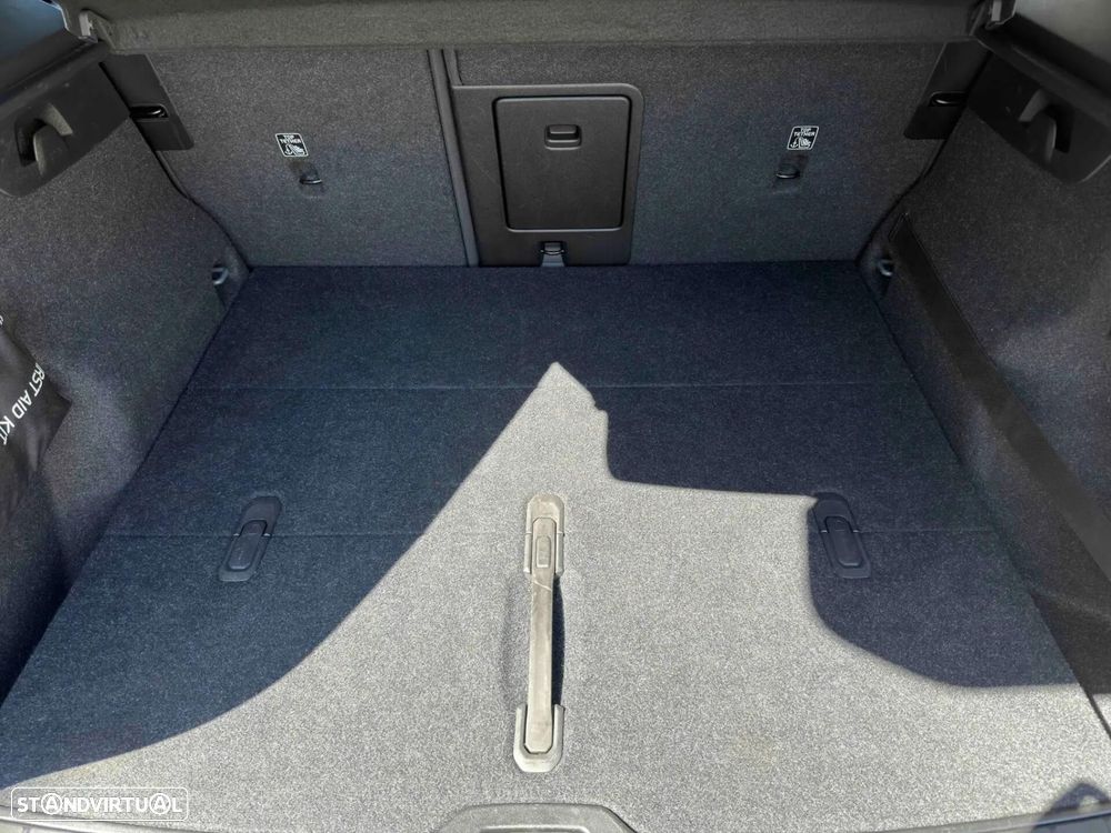 Volvo XC 40 1.5 T3 Momentum Plus Geartronic - 29