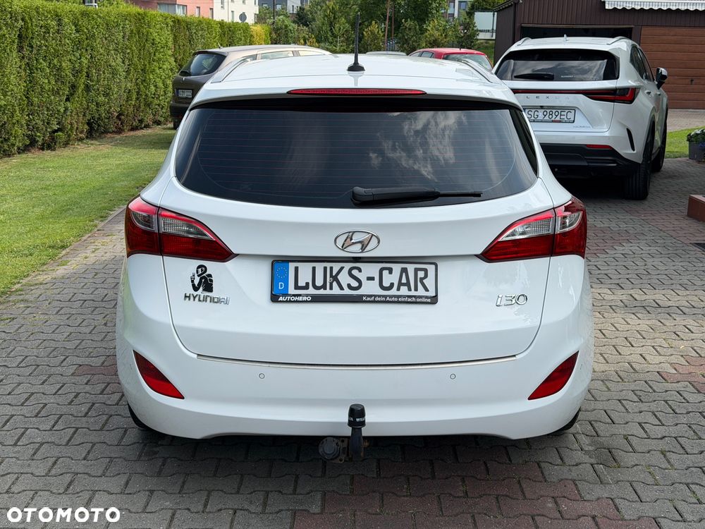 Hyundai i30 blue Kombi 1.4 YES Silver - 4