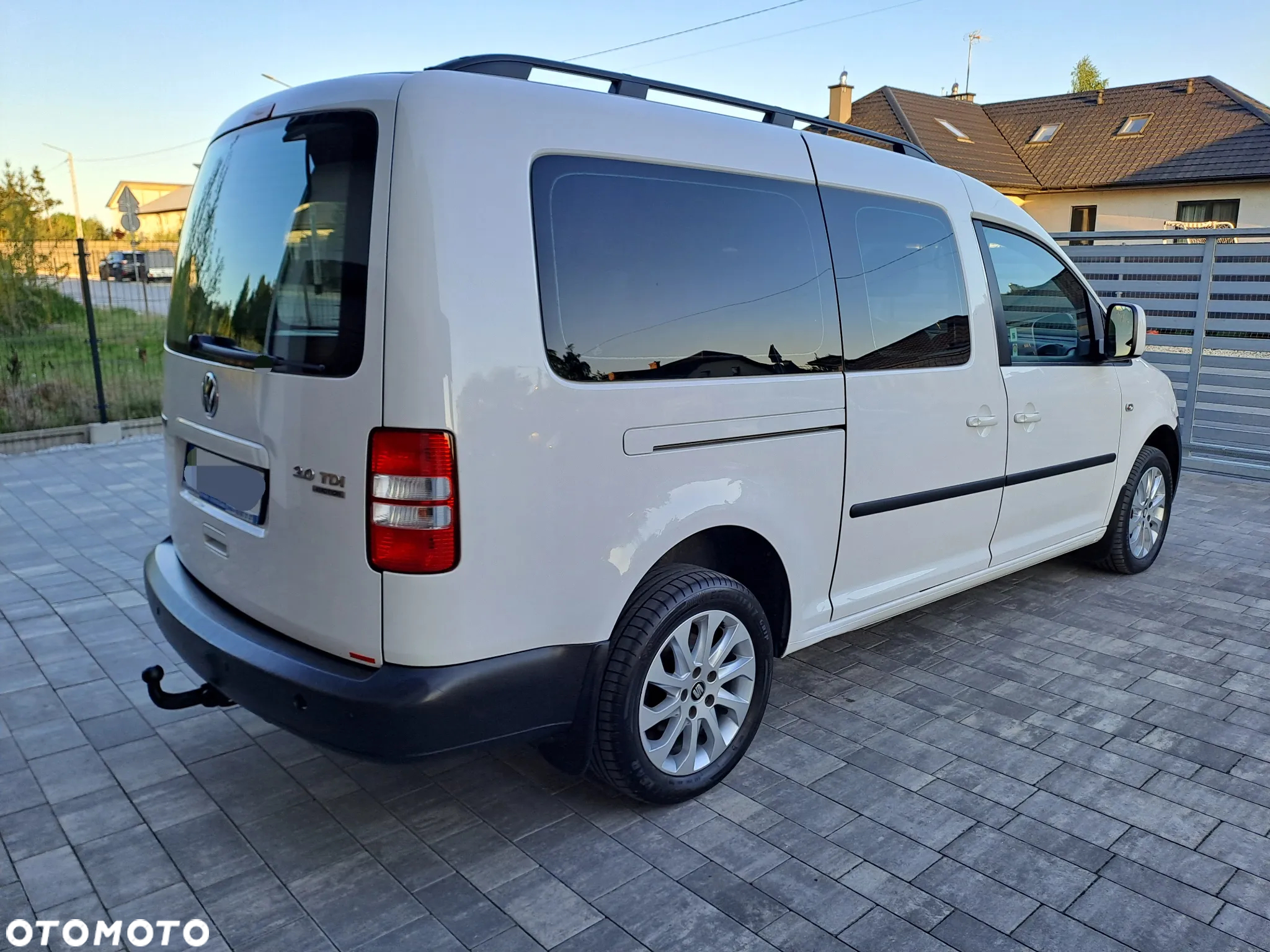 Volkswagen Caddy Maxi 2.0 TDI Comfortline 4Motion - 7