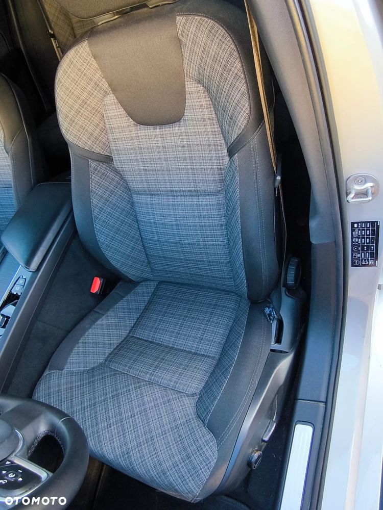 Volvo V60 B4 D Geartronic Momentum - 14