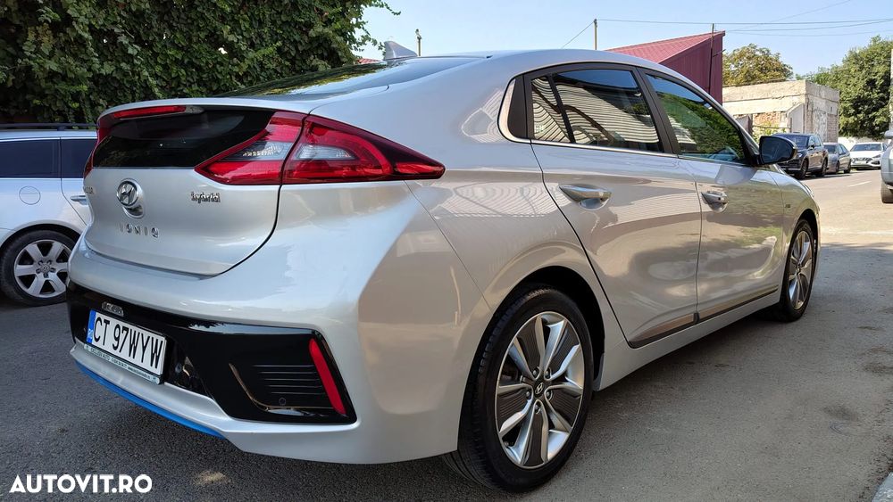 Hyundai IONIQ - 4