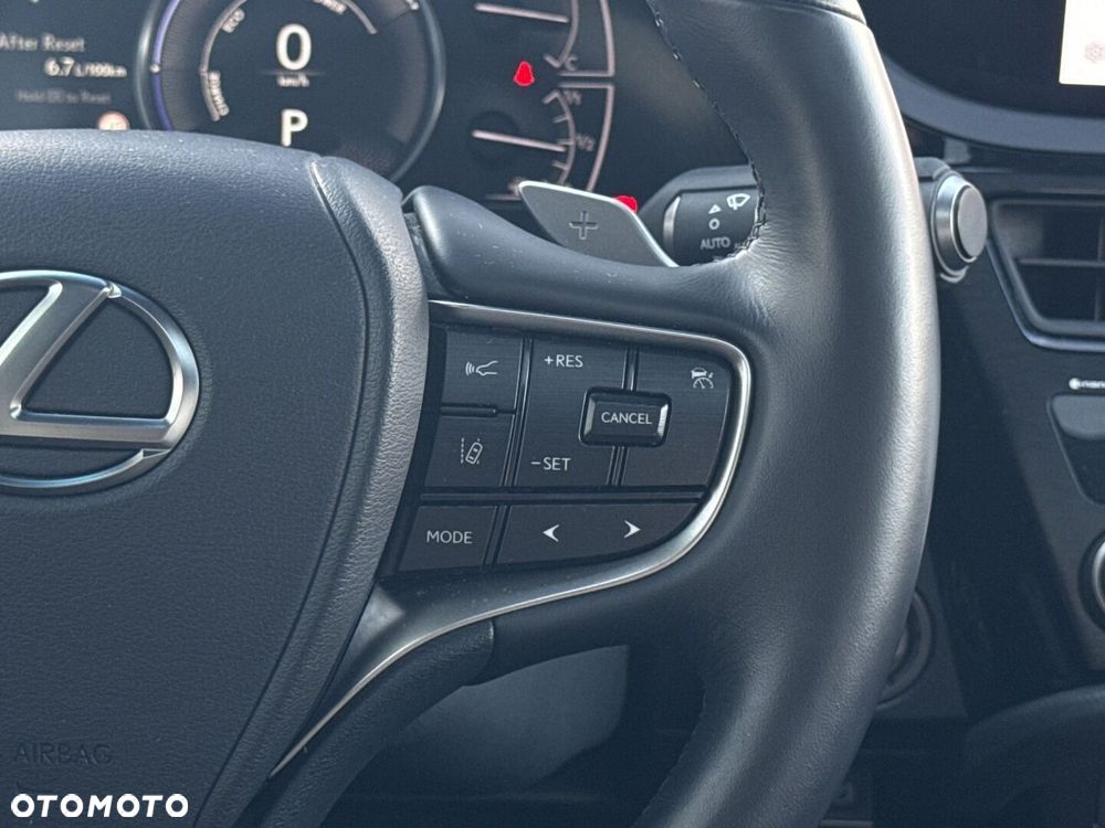 Lexus ES 300h Business Edition - 25