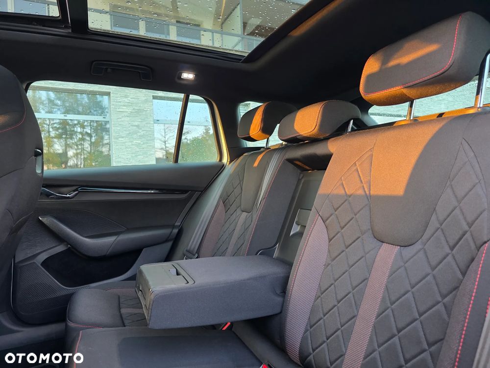 Skoda Octavia 2.0 TSI RS 245 DSG - 23
