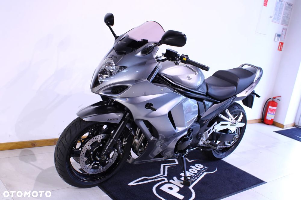 Suzuki GSX - 4