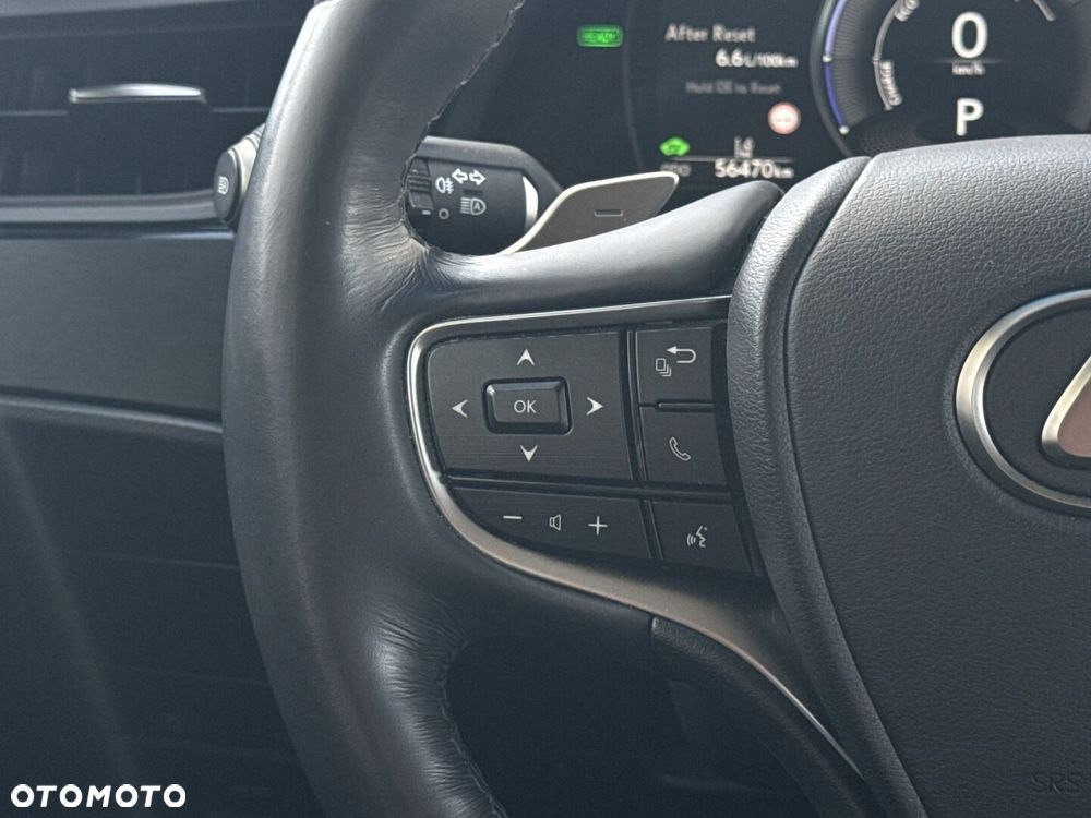 Lexus ES 300h Business Edition - 26