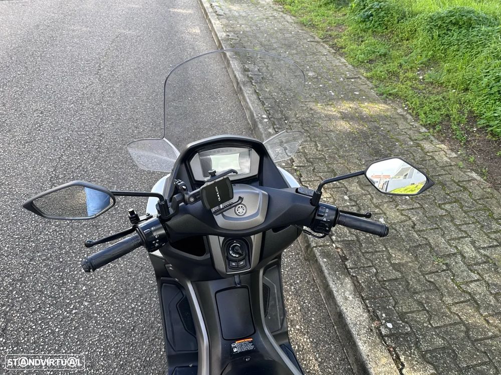 Yamaha NMAX 125 - 8