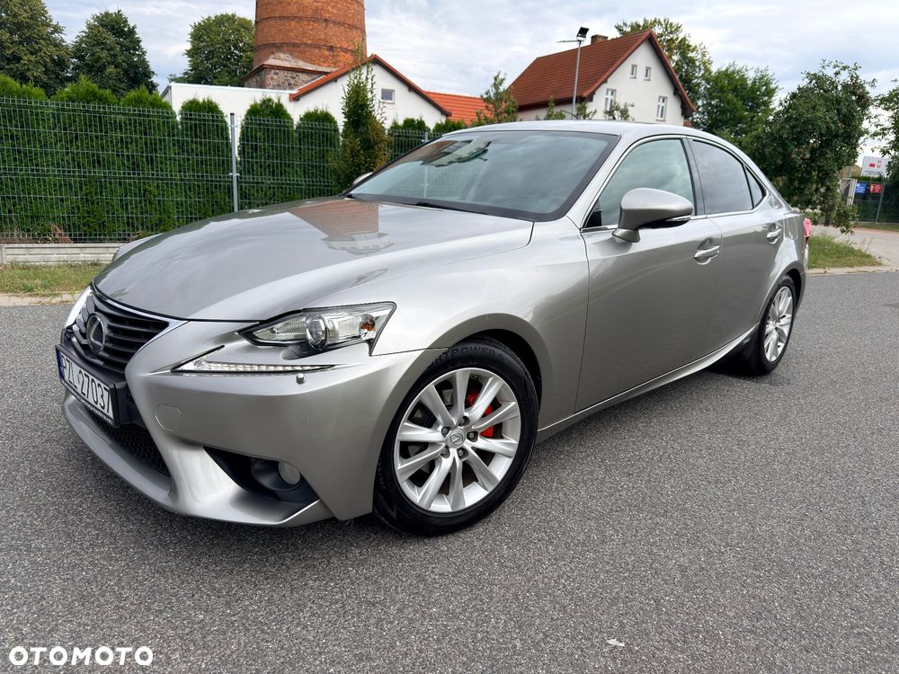Lexus IS 300h F Sport - 3